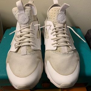 Men’s white huarache